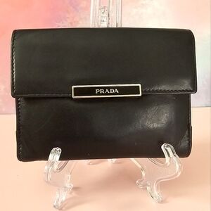 🧈Prada Logo Plate BUTTER Soft Leather Bi-Fold Vintage Black Wallet🧈